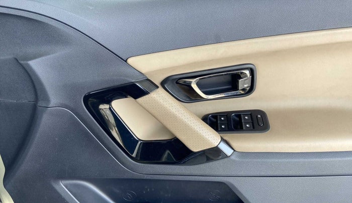 2022 Tata Safari XZA PLUS 6S KAZIRANGA, Diesel, Automatic, 53,966 km, Driver Side Door Panels Control