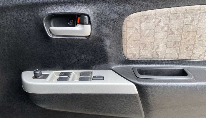 2014 Maruti Wagon R 1.0 VXI, Petrol, Manual, 43,221 km, Driver Side Door Panels Control