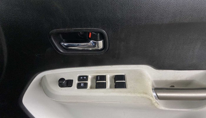2018 Maruti IGNIS ALPHA 1.2, Petrol, Manual, 1,23,263 km, Driver Side Door Panels Control