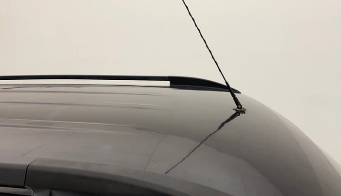 2016 Mahindra TUV300 T8, Diesel, Manual, 73,666 km, Roof - Antenna has minor damage