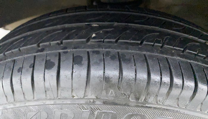 2017 Maruti OMNI E 8 STR, Petrol, Manual, 24,644 km, Right Front Tyre Tread