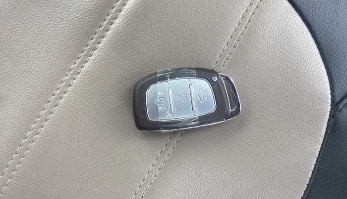 2015 Hyundai Grand i10 ASTA AT 1.2 KAPPA VTVT, Petrol, Automatic, 36,459 km, Key Close Up