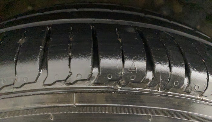 2016 Maruti Ertiga VXI CNG, CNG, Manual, 83,911 km, Left Rear Tyre Tread