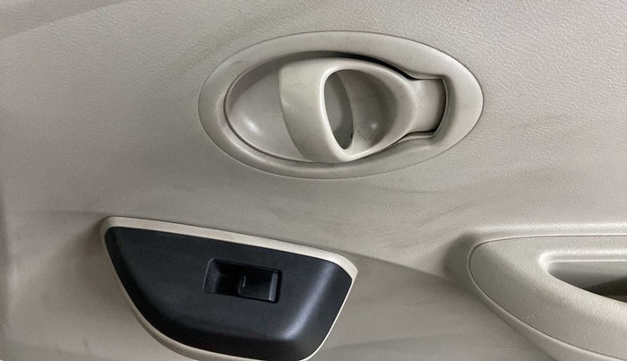 2018 Datsun Go T, Petrol, Manual, 21,637 km, Driver Side Door Panels Control