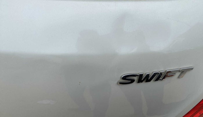 2014 Maruti Swift ZDI, Diesel, Manual, 74,232 km, Dicky (Boot door) - Slightly dented