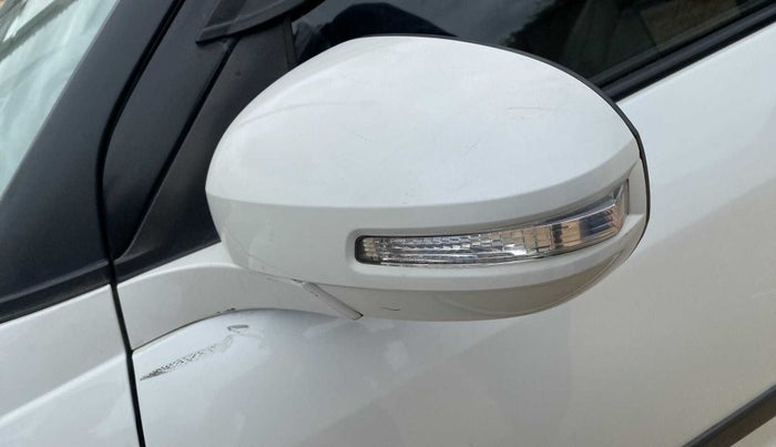 2014 Maruti Swift ZDI, Diesel, Manual, 74,232 km, Left rear-view mirror - Folding motor not working