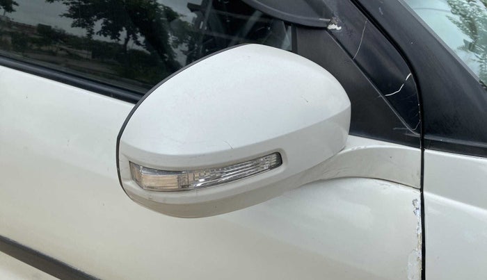 2014 Maruti Swift ZDI, Diesel, Manual, 74,232 km, Right rear-view mirror - Minor scratches