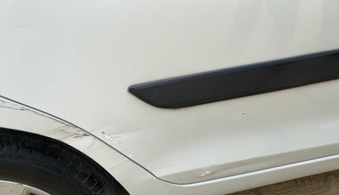 2014 Maruti Swift ZDI, Diesel, Manual, 74,232 km, Right rear door - Slightly dented