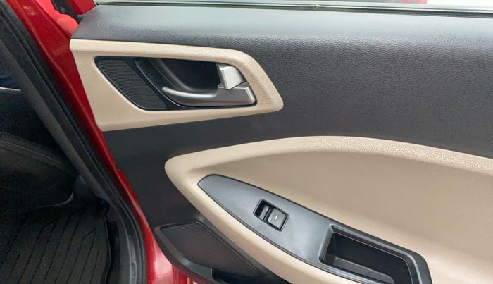 2015 Hyundai Elite i20 ASTA 1.2, Petrol, Manual, 98,911 km, Right rear window switch / handle - Switch/handle not functional