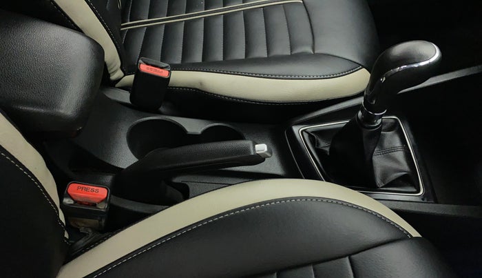 2015 Hyundai Elite i20 ASTA 1.2, Petrol, Manual, 98,911 km, Gear Lever