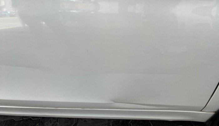 2016 Tata Tiago XZ PETROL, Petrol, Manual, 31,294 km, Driver-side door - Slightly dented
