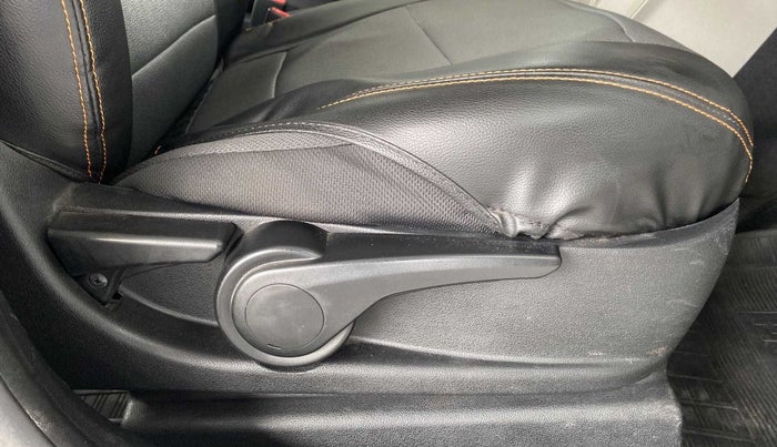 2016 Tata Tiago XZ PETROL, Petrol, Manual, 31,294 km, Driver Side Adjustment Panel