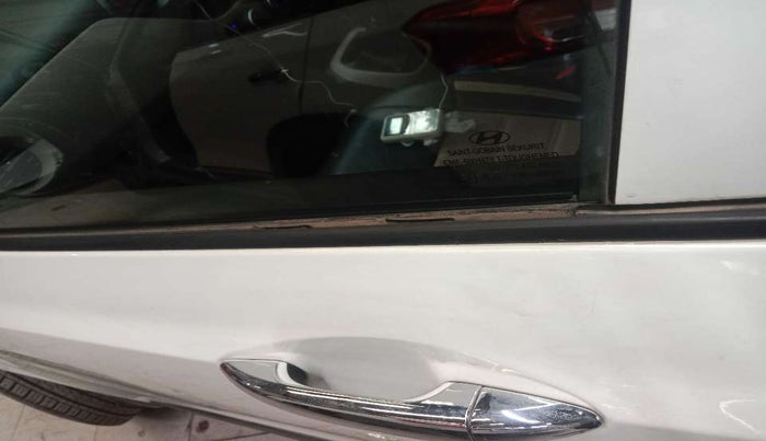 2019 Hyundai Grand i10 MAGNA 1.2 KAPPA VTVT, Petrol, Manual, 42,474 km, Front passenger door - Weather strip has minor damage