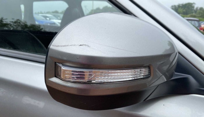 2021 Maruti Vitara Brezza LXI, Petrol, Manual, 29,882 km, Right rear-view mirror - Indicator light has minor damage