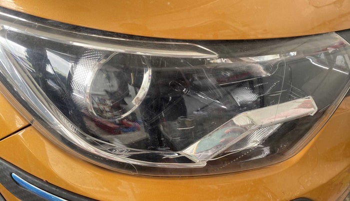 2019 Renault TRIBER RXL MT, Petrol, Manual, 40,131 km, Right headlight - Minor scratches