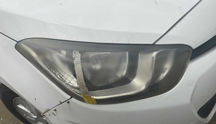 2014 Hyundai i20 SPORTZ 1.4 CRDI, Diesel, Manual, 1,20,304 km, Right headlight - Minor scratches