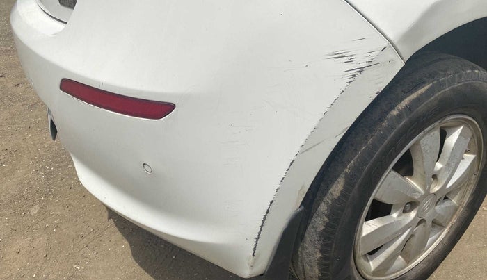 2014 Hyundai i20 SPORTZ 1.4 CRDI, Diesel, Manual, 1,20,304 km, Rear bumper - Paint is slightly damaged