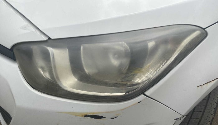 2014 Hyundai i20 SPORTZ 1.4 CRDI, Diesel, Manual, 1,20,304 km, Left headlight - Minor scratches