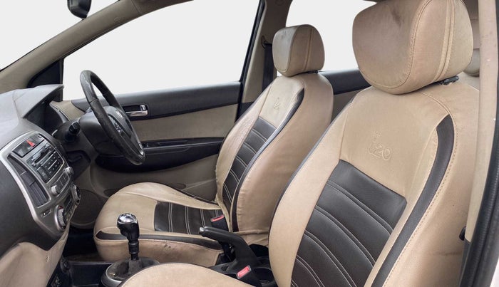 2014 Hyundai i20 SPORTZ 1.4 CRDI, Diesel, Manual, 1,20,304 km, Right Side Front Door Cabin