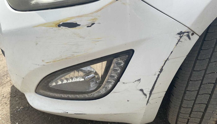 2014 Hyundai i20 SPORTZ 1.4 CRDI, Diesel, Manual, 1,20,304 km, Front bumper - Paint has minor damage