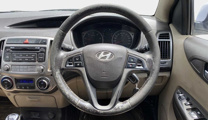 2014 Hyundai i20 SPORTZ 1.4 CRDI, Diesel, Manual, 1,20,304 km, Steering Wheel Close Up
