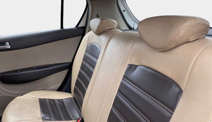 2014 Hyundai i20 SPORTZ 1.4 CRDI, Diesel, Manual, 1,20,304 km, Right Side Rear Door Cabin
