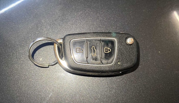 2019 Hyundai NEW SANTRO SPORTZ CNG, CNG, Manual, 67,409 km, Key Close Up