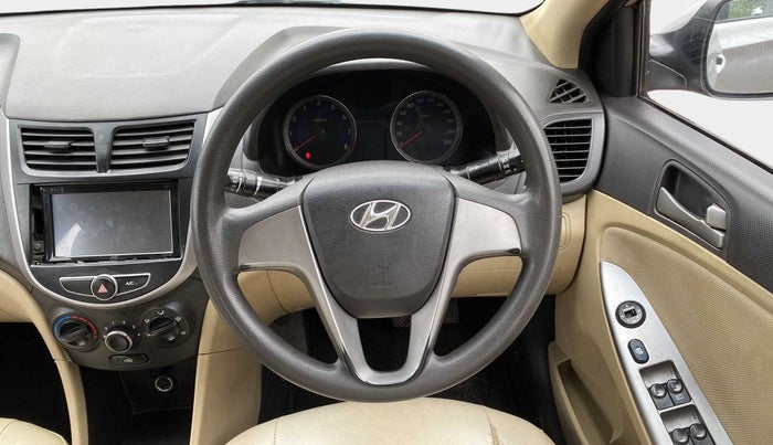 2016 Hyundai Verna 1.4 VTVT, Petrol, Manual, 53,479 km, Steering Wheel Close Up
