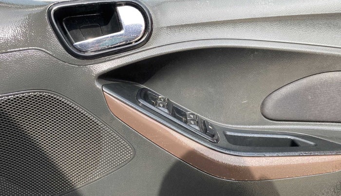 2019 Ford FREESTYLE TITANIUM 1.2 PETROL, Petrol, Manual, 32,784 km, Driver Side Door Panels Control