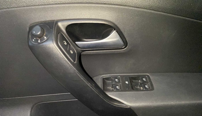 2017 Volkswagen Polo COMFORTLINE 1.2L, Petrol, Manual, 55,025 km, Driver Side Door Panels Control