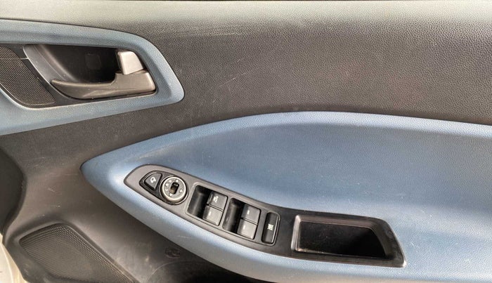 2017 Hyundai i20 Active 1.2 S, Petrol, Manual, 14,309 km, Driver Side Door Panels Control