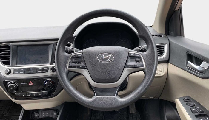2017 Hyundai Verna 1.6 VTVT SX, Petrol, Manual, 37,789 km, Steering Wheel Close Up