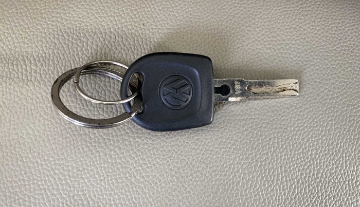 2011 Volkswagen Polo COMFORTLINE 1.2L, Diesel, Manual, 1,02,369 km, Key Close Up