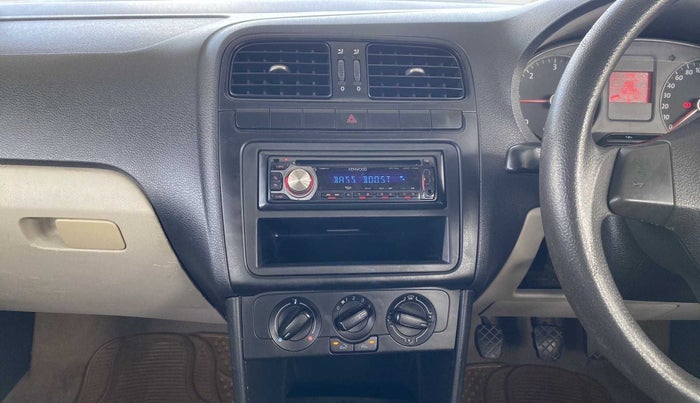 2011 Volkswagen Polo COMFORTLINE 1.2L, Diesel, Manual, 1,02,369 km, Air Conditioner
