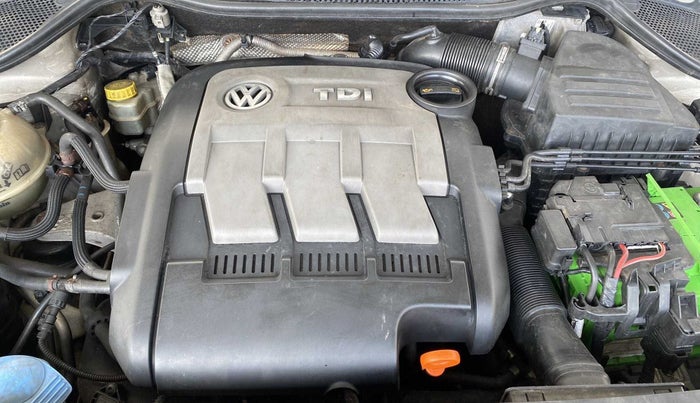 2011 Volkswagen Polo COMFORTLINE 1.2L, Diesel, Manual, 1,02,369 km, Open Bonet