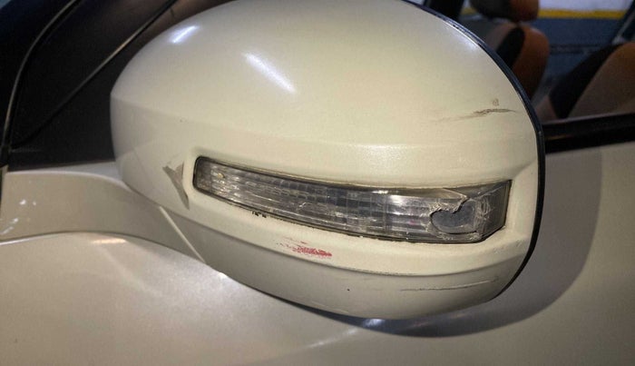 2014 Maruti Swift Dzire VDI, Diesel, Manual, 62,696 km, Left rear-view mirror - Indicator light has minor damage
