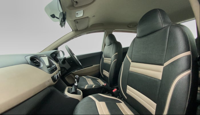 2017 Hyundai Grand i10 Sportz1.2 CRDI, Diesel, Manual, 71,601 km, Right Side Front Door Cabin