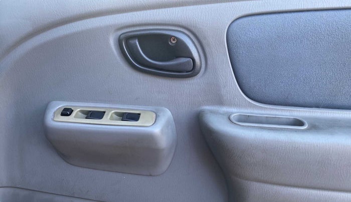 2013 Maruti Alto K10 VXI, Petrol, Manual, 42,859 km, Driver Side Door Panels Control