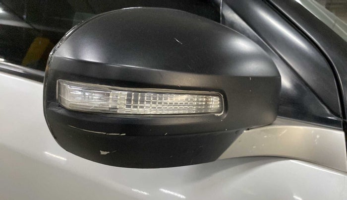 2015 Maruti Swift VDI ABS, Diesel, Manual, 96,797 km, Right rear-view mirror - Indicator light not working