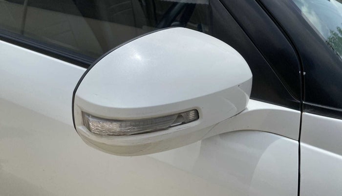 2012 Maruti Swift Dzire VXI, Petrol, Manual, 94,554 km, Right rear-view mirror - Indicator light has minor damage