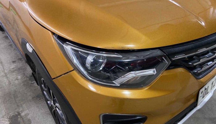 2019 Renault TRIBER RXT, Petrol, Manual, 56,524 km, Right headlight - Clamp has minor damage