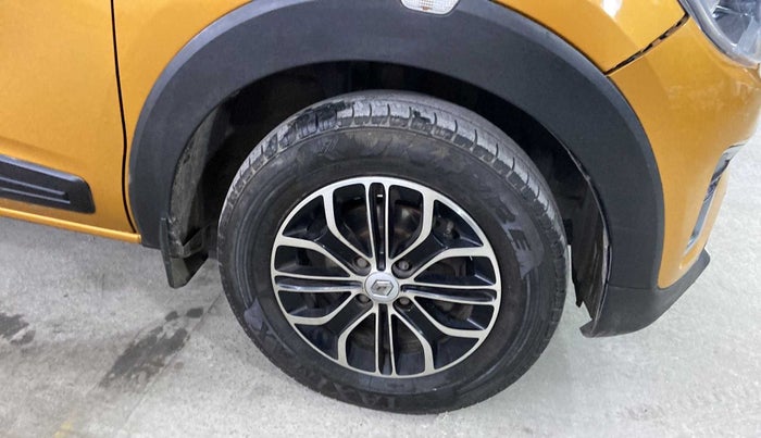 2019 Renault TRIBER RXT, Petrol, Manual, 56,524 km, Front bumper - Bumper cladding minor damage/missing