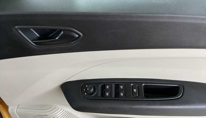 2019 Renault TRIBER RXT, Petrol, Manual, 56,524 km, Driver Side Door Panels Control