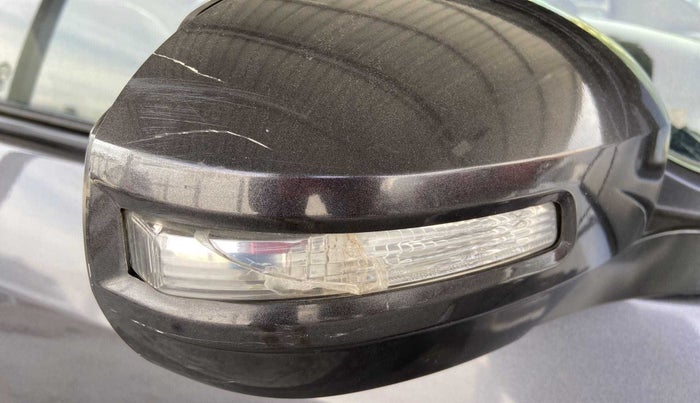 2016 Maruti Ertiga VDI SHVS, Diesel, Manual, 66,270 km, Right rear-view mirror - Mirror has minor damage