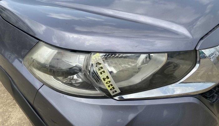 2017 Honda WR-V 1.5L I-DTEC VX MT, Diesel, Manual, 1,11,128 km, Right headlight - Faded
