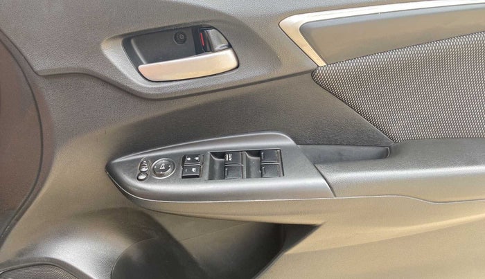 2017 Honda WR-V 1.5L I-DTEC VX MT, Diesel, Manual, 1,11,128 km, Driver Side Door Panels Control