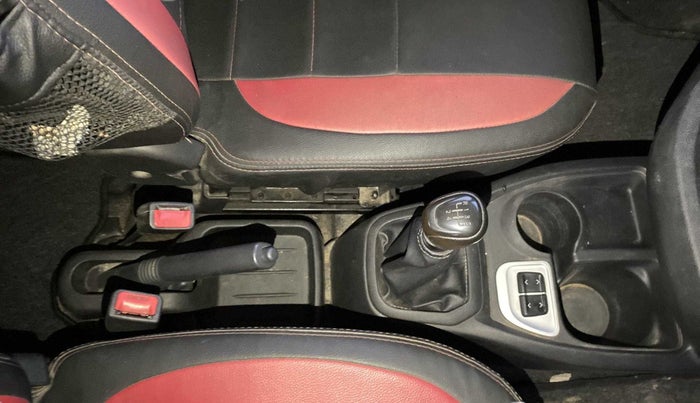 2019 Datsun Redi Go T (O), CNG, Manual, 57,174 km, Gear Lever