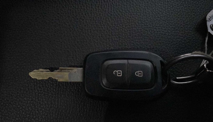 2019 Datsun Redi Go T (O), CNG, Manual, 56,901 km, Key Close Up
