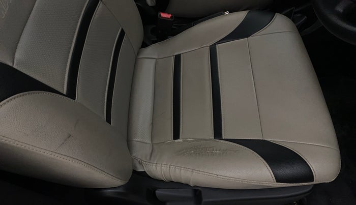 2015 Maruti Wagon R Stingray VXI, Petrol, Manual, 79,186 km, Driver seat - Cover slightly torn