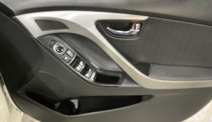 2016 Hyundai New Elantra 1.8 SX AT VTVT, Petrol, Automatic, 94,329 km, Driver Side Door Panels Control